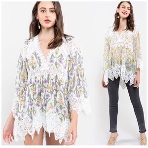 CREAM floral tunic top w/ lace trim violet flower